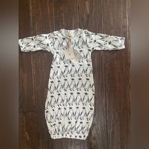 Kate Quinn penguin knotted gown NWT 0-3 mo